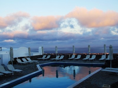 Màu xanh mê hoặc ở Santorini Màu xanh mê hoặc ở Santorini