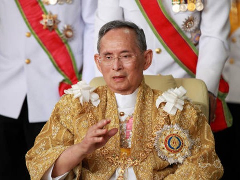 Quốc vương Thái Lan kêu gọi đất nước đoàn kết Quốc vương Thái Lan Bhumibol Adulyadej