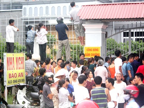 Rủ nhau vào khách sạn tự sát vì không được... yêu Rủ nhau vào khách sạn tự sát vì không được... yêu