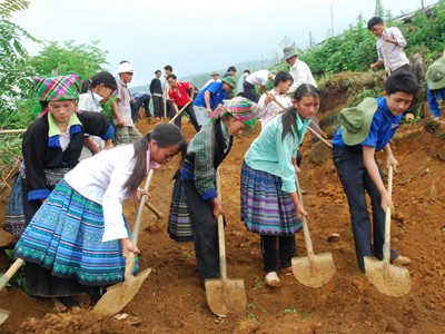 Dùng công nghệ tập hợp thanh niên Dùng công nghệ tập hợp thanh niên
