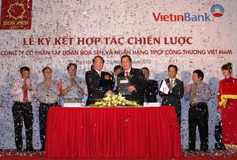 Viettinbank 'rót' 2.500 tỷ vào Tập đoàn Hoa Sen Viettinbank 'rót' 2.500 tỷ vào Tập đoàn Hoa Sen