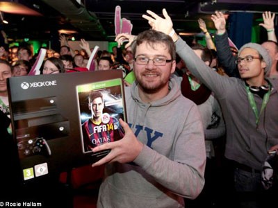 Xbox One bán 1 triệu bản trong 24 giờ Xbox One bán 1 triệu bản trong 24 giờ