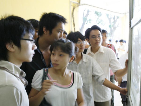 Năm 2010, thí sinh đăng ký dự thi ĐH Huế đông Năm 2010, thí sinh đăng ký dự thi ĐH Huế đông