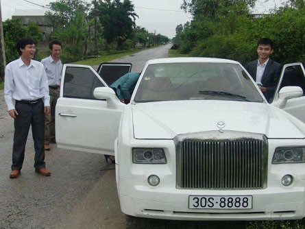 Xuất hiện Rolls-Royce 'nhái' tại Việt Nam Xuất hiện Rolls-Royce 'nhái' tại Việt Nam