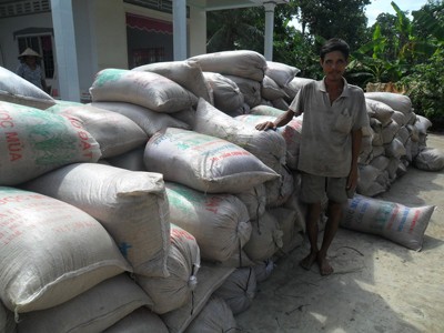 Mua tạm trữ lúa gạo: Nông dân có thực lãi 30%? Mua tạm trữ lúa gạo: Nông dân có thực lãi 30%?