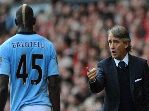 ‘Ngựa chứng’ Balotelli suýt ‘tẩn’ HLV Mancini ‘Ngựa chứng’ Balotelli suýt ‘tẩn’ HLV Mancini