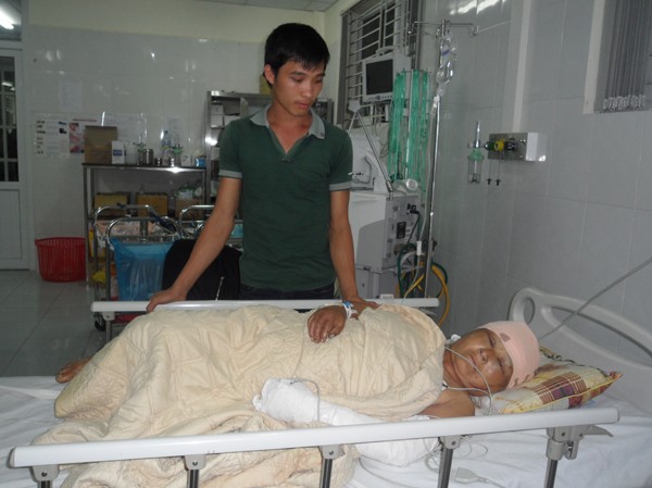 Dùng búa đập đầu bà lão để cướp tiền Bà Sí được điều trị tại Bệnh viện Đa khoa Lào Cai