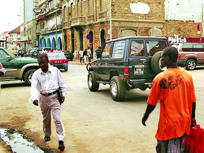 Người Việt mưu sinh ở Angola: Giàu sang & nước mắt Người Việt mưu sinh ở Angola: Giàu sang & nước mắt