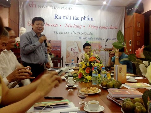 Thày giáo vật lý cũng xuất bản thơ Thày giáo vật lý cũng xuất bản thơ