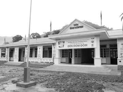 Ngôi trường mới giữa đại ngàn Trường Sơn Ngôi trường mới giữa đại ngàn Trường Sơn
