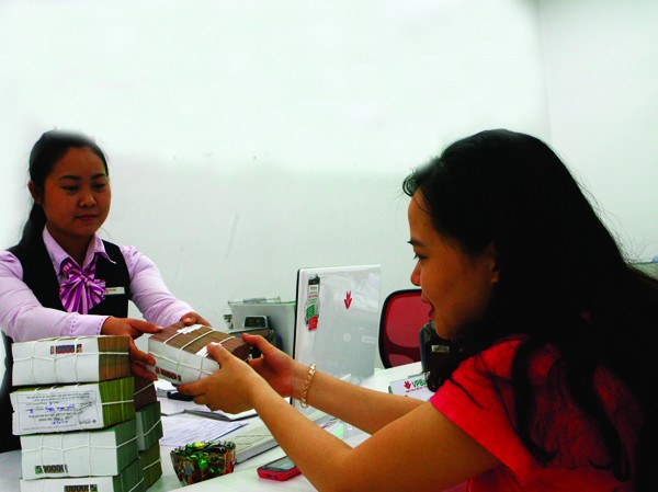 Nhiều ngân hàng giấu nợ xấu Việc các NHTM giấu nợ xấu, còn nhằm làm đẹp sổ sách, tăng lợi nhuận trên sổ sách. Ảnh: Hồng Vĩnh