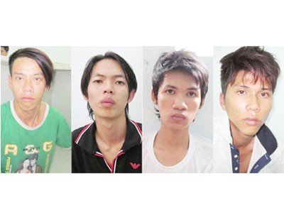 Cướp cả vải tặng người yêu… may áo Cướp cả vải tặng người yêu… may áo