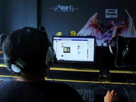 Bạn bè Facebook: Hời hợt, chóng tàn! Bạn bè Facebook: Hời hợt, chóng tàn!