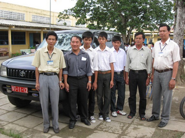 Nỗi buồn thầy giáo bị kiểm điểm vì 'làm bẽ mặt' địa phương Nỗi buồn thầy giáo bị kiểm điểm vì 'làm bẽ mặt' địa phương