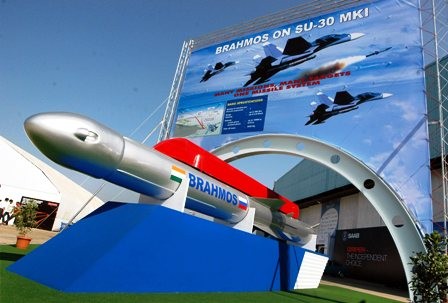 Thử nghiệm tên lửa siêu thanh BrahMos trên tiêm kích Su-30MKI Thử nghiệm tên lửa siêu thanh BrahMos trên tiêm kích Su-30MKI
