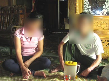Ba cô gái thoát khỏi động massage mại dâm Ba cô gái thoát khỏi động massage mại dâm