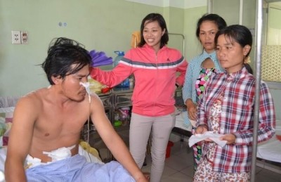 Ngư dân bị cá kiếm đâm xuyên người Ngư dân bị cá kiếm đâm xuyên người