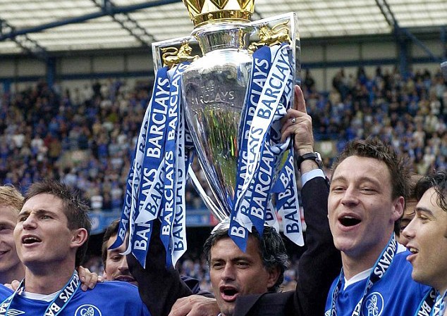 Vừa trở lại Anh, Mourinho liền tâng bốc Premier League Vừa trở lại Anh, Mourinho liền tâng bốc Premier League