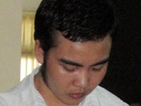 Gã trai 9X ép bé gái 11 tuổi làm Gã trai 9X ép bé gái 11 tuổi làm "chuyện vợ chồng" bên bờ suối