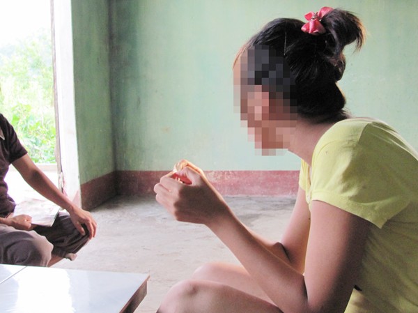 'Đại gia' mua trinh để 'lấy đỏ' 'Đại gia' mua trinh để 'lấy đỏ'