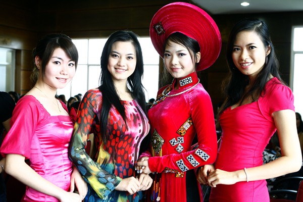 Hỏi chuyện thí sinh đi thi Hoa hậu Hỏi chuyện thí sinh đi thi Hoa hậu