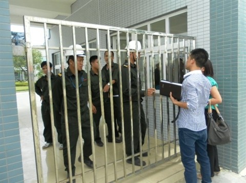 Hai nữ công nhân bị 'chôn sống': Tổng GĐ bất ngờ lên tiếng Lực lượng bảo vệ cấm cửa phóng viên và cơ quan chức năng