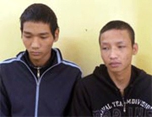 Khởi tố nhóm thu tiền bảo kê quán karaoke Mạnh và Đạt chuyên đi đòi tiền bảo kê
