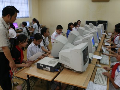 Nắng nóng, trường học lo mất điện Nắng nóng, trường học lo mất điện