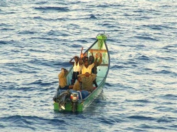 Cướp biển Somali bắt tàu chở dầu của Philippines Cướp biển Somali bắt tàu chở dầu của Philippines