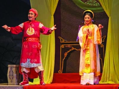 Khi tấm áo bào đoạt giải vàng Khi tấm áo bào đoạt giải vàng