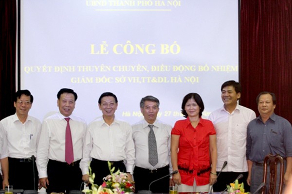 Hà Nội bổ nhiệm 2 Giám đốc sở Chủ tịch Nguyễn Thế Thảo tại lễ bổ nhiệm