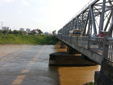 Hành trình tìm người vợ bị chồng ném xuống sông Đuống Hành trình tìm người vợ bị chồng ném xuống sông Đuống