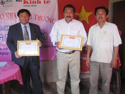 Doanh nhân Việt kiều đột tử tại sân bay Tân Sơn Nhất Doanh nhân Việt kiều đột tử tại sân bay Tân Sơn Nhất