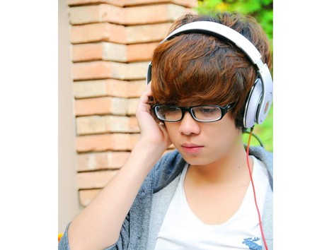 Bùi Anh Tuấn thừa nhận đang hẹn hò Lily Luta Bùi Anh Tuấn thừa nhận đang hẹn hò Lily Luta