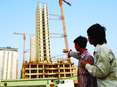 'Sốt' đất Hà Nội - bản sao của Sài Gòn Theo các chuyên gia, thị trường bất động sản Hà Nội sẽ hạ nhiệt sau 3 năm nữa Ảnh: Hồng Vĩnh