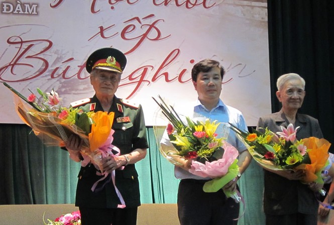 ‘Một thời xếp bút nghiên’ ‘Một thời xếp bút nghiên’