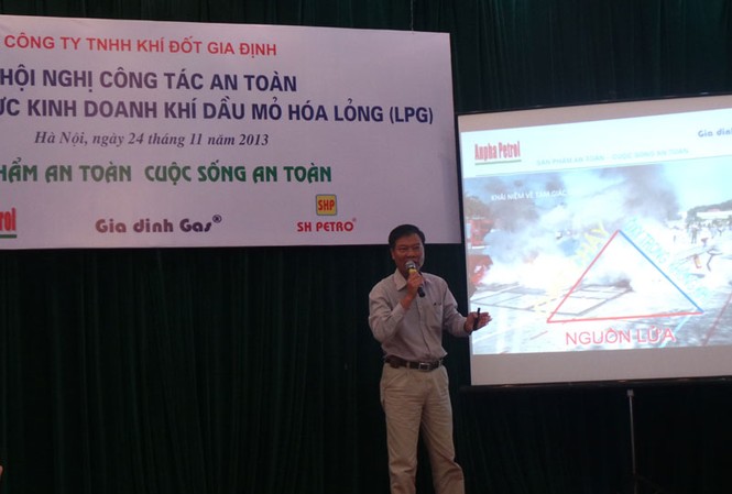 Hà Nội tăng cường kiểm tra các cửa hàng gas Hà Nội tăng cường kiểm tra các cửa hàng gas