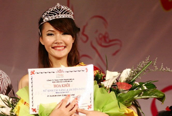 Thu Nga đoạt giải Hoa khôi Đại học Lao động Xã hội Thu Nga đoạt giải Hoa khôi Đại học Lao động Xã hội