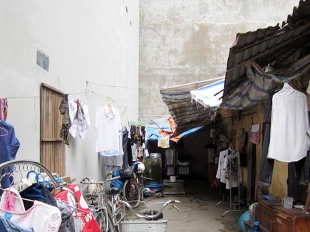 Bất an nơi xóm trọ Bất an nơi xóm trọ
