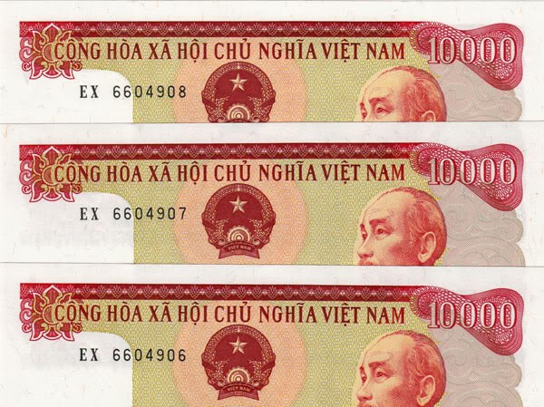 Đổ xô đi mua 'Hoa hậu' tiền giấy Đổ xô đi mua 'Hoa hậu' tiền giấy