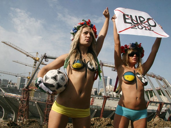 Euro 2012: Công nghiệp tình dục bùng nổ Euro 2012: Công nghiệp tình dục bùng nổ
