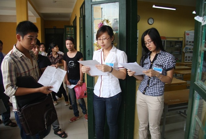 Tuyển sinh riêng và chiếc áo ‘3 chung’ Tuyển sinh riêng và chiếc áo ‘3 chung’