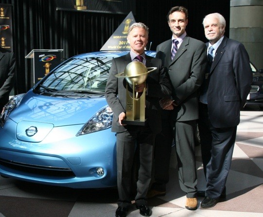 Nissan LEAF giành giải 'Xe của năm 2011' Nissan LEAF giành giải 'Xe của năm 2011'