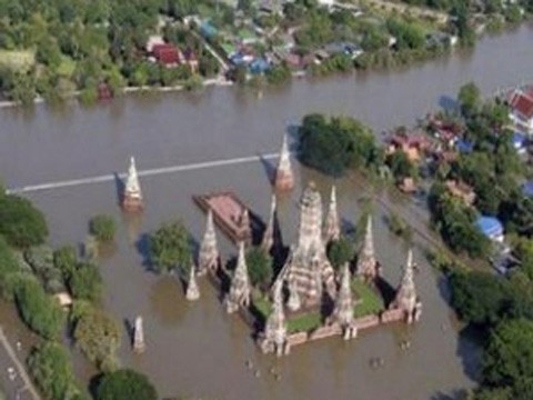 Bangkok có thể ngập nặng Nước lũ bao vây Bangkok. Ảnh: Anewsplan