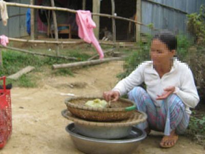 Đắng lòng phận mẹ con 'lấy chung chồng' Đắng lòng phận mẹ con 'lấy chung chồng'