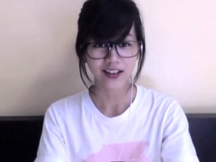 Vlogger xinh đẹp kể chuyện tình yêu Vlogger xinh đẹp kể chuyện tình yêu