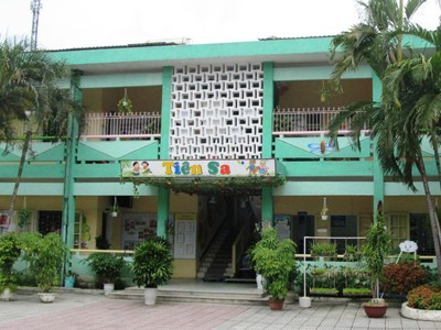 Xã hội hóa chuyển cả trường công sang trường tư Xã hội hóa chuyển cả trường công sang trường tư