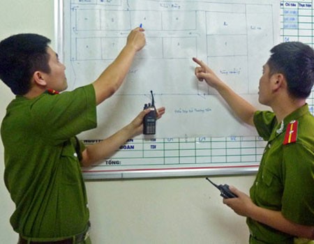 Người bí mật theo dõi dân chơi ở vũ trường Người bí mật theo dõi dân chơi ở vũ trường