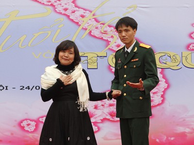 Sân thơ trẻ - thành công nhờ Tổ quốc Sân thơ trẻ - thành công nhờ Tổ quốc