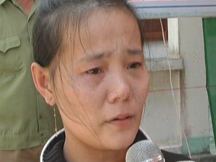 Độc ác rạch mặt bé 2 tuổi vì... giống chồng Độc ác rạch mặt bé 2 tuổi vì... giống chồng